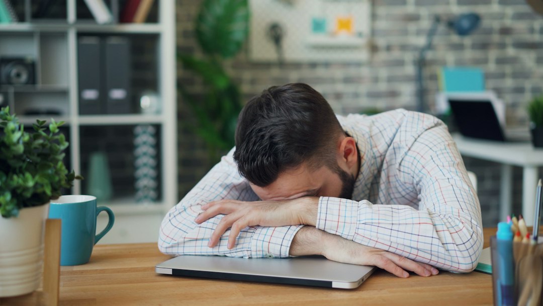 How Sleep Deprivation Affects Memory and Cognitive Function (Science Explained)